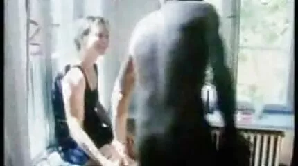 ក្មេងស្រីពីរនាក់ gently licking pussies ក្នុង pussy 69