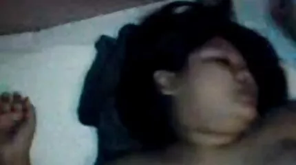 Fucks ឆ្កេ Busty ជាមួយបុរសម្នាក់នៅក្នុងការគ្រងសម្លៀកបំពាក់ទន្សាយមួយ