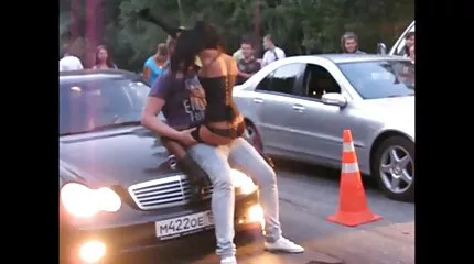 រចនាប័ទ្ម Doggy Fucked ក្មេងស្រីរលូន PUSSY ពៅ