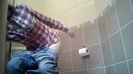 Young បានស្គមស្គាំង