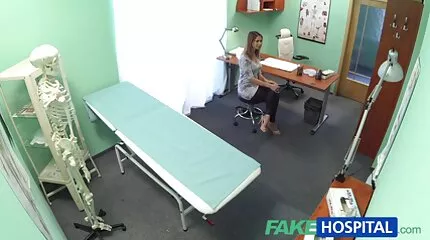 ប៉ូលិសពីរនាក់ fucked ភ្ញៀវទេសចរក្រៅ