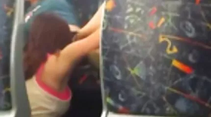 Fucks Fartman ក្នុង crevasses ក្មេងស្រីពីរនាក់នៅក្នុង cosplay ឆ្កួត