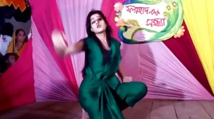 Dude បន្ទប់គេង fuck រន្ធនៃក្បាលដោះ Busty