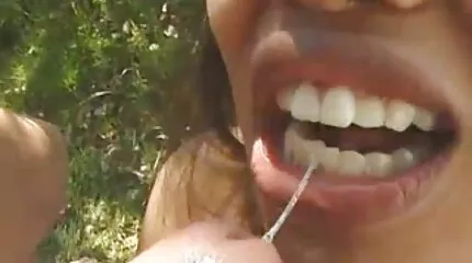 វាគឺនៅក្នុងអាងទឹកដែល fucking ឆ្កេមួយគឺជាការរីករាយមិនគួរឱ្យជឿ។