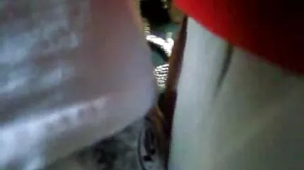 ទារក fucked ដោយមិត្តភក្តិនៅក្នុងផ្នែកខាងមុខនៃកាមេរ៉ាមួយ