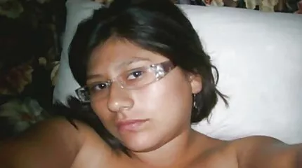 Ebony fucked Busty Milf នៅលើគ្រែ