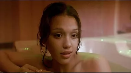 ធំលោក dick dude fucked នៅក្នុងលាដោយក្រុម super វីរៈបុរសក្មេងស្រី