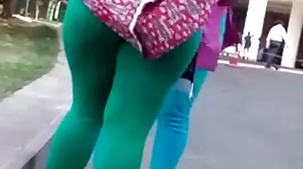បុរសម្នាក់ fucked poolside អ្នកជិតខាងស្ដើង